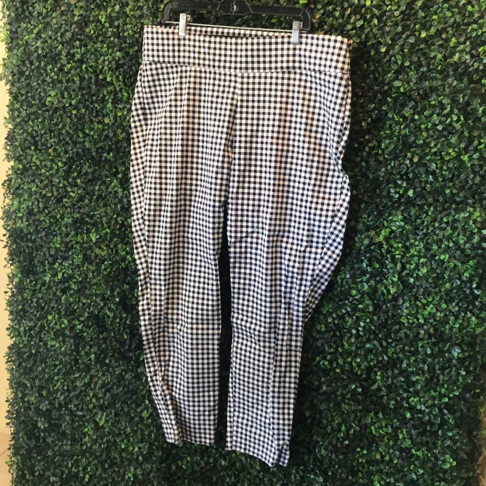 Old Navy black and white checkered pants